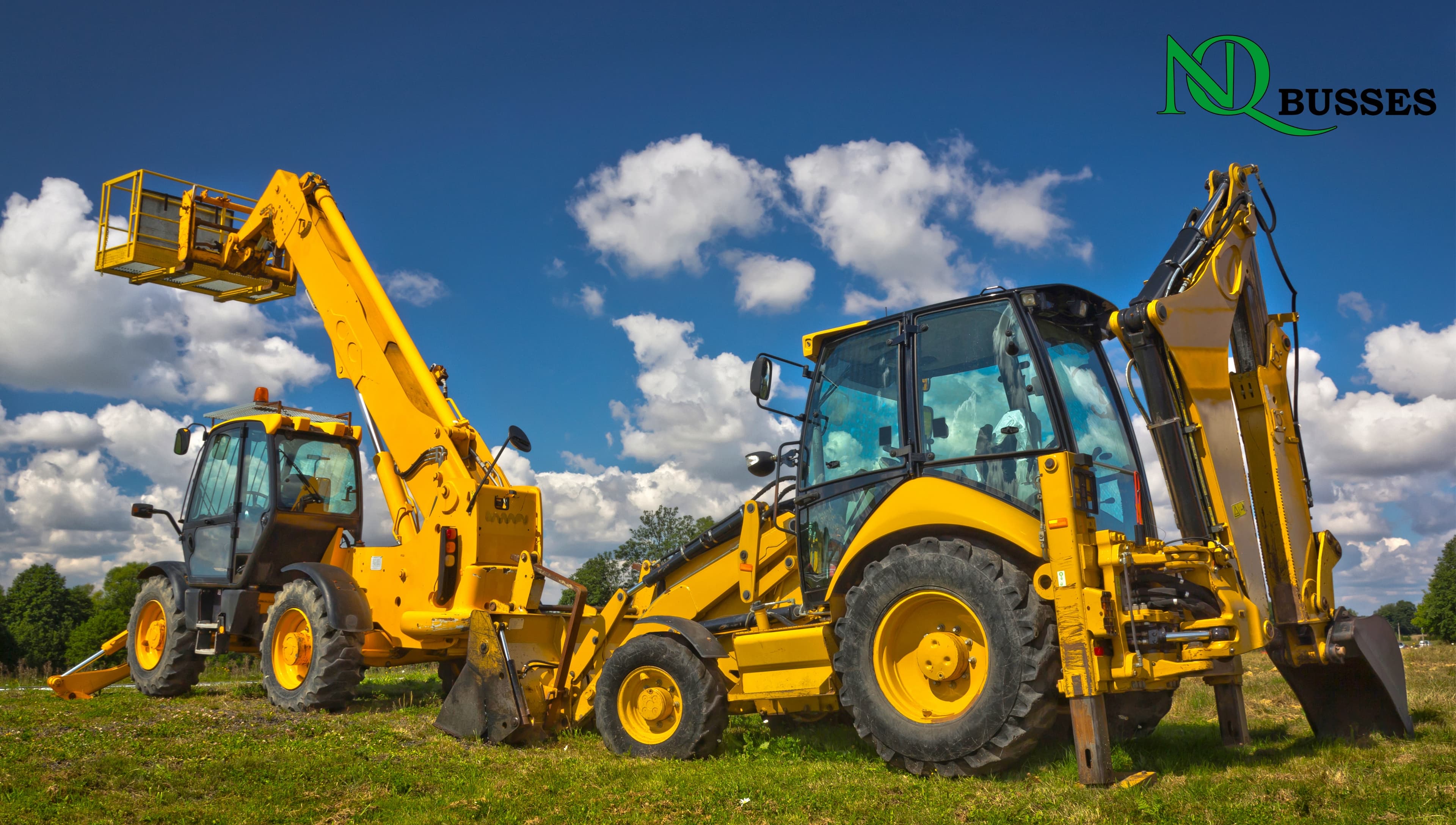 Baumaschinen auf einem Betriebsgelände