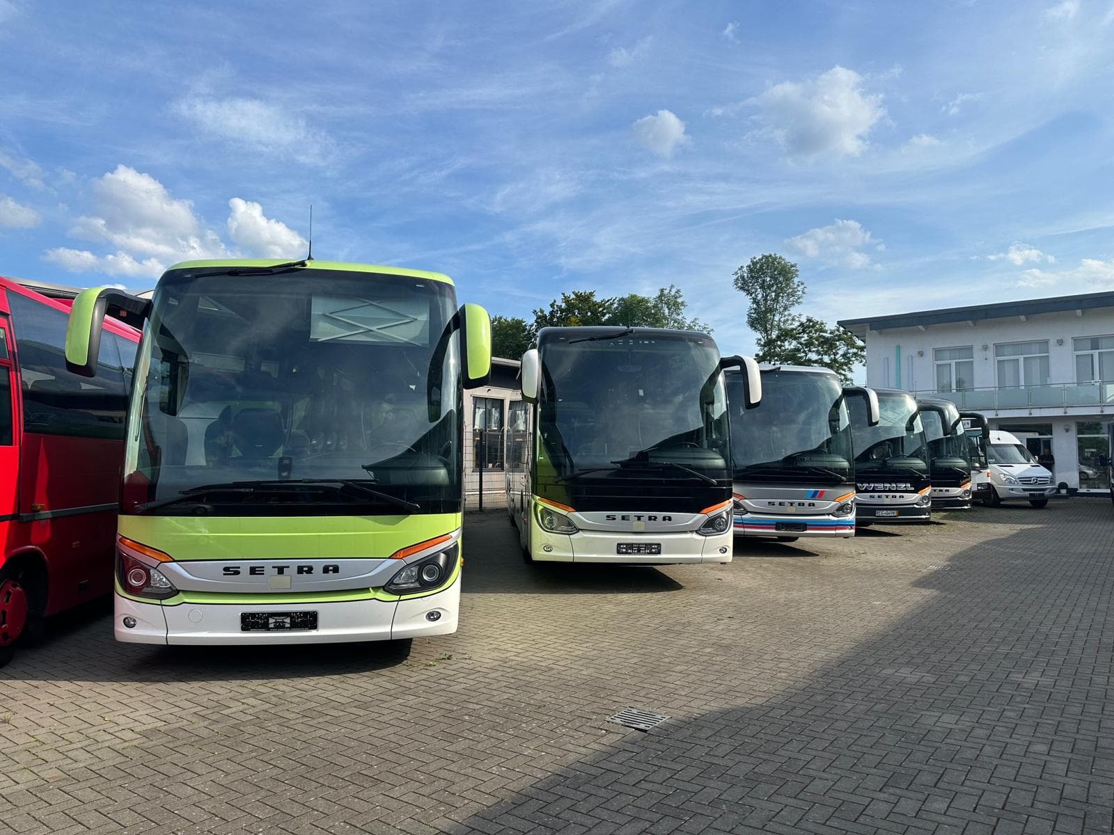 Busse im Verkauf